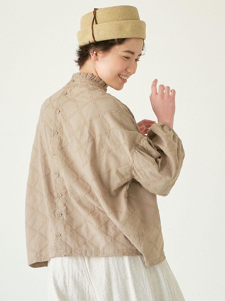 2WAY矢羽柄刺繍ブラウス　綿ローン