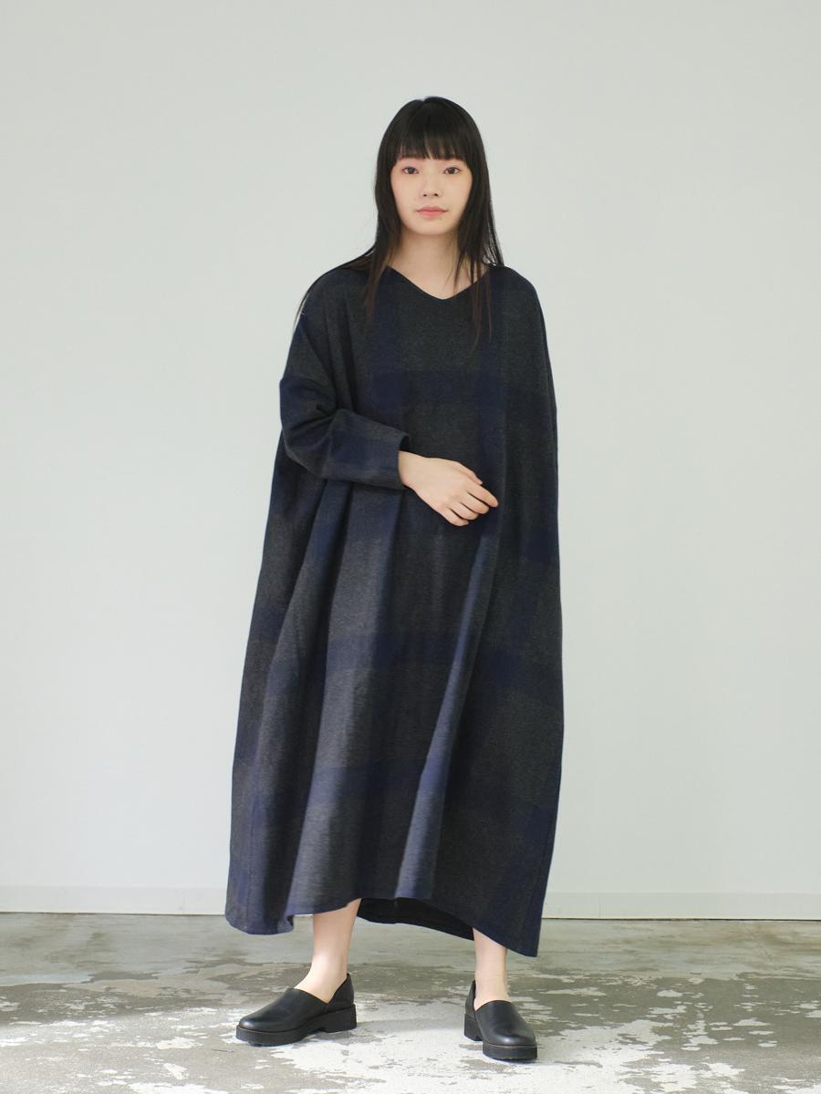 Ⅴネックワンピース　綿トップビエラチェック