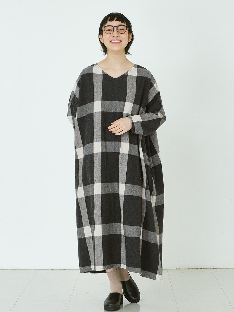 Ⅴネックワンピース　綿トップビエラチェック