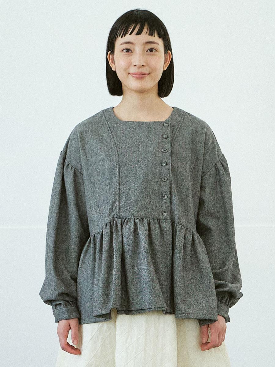 アシンメトリー多ボタンブラウス　ツイード 