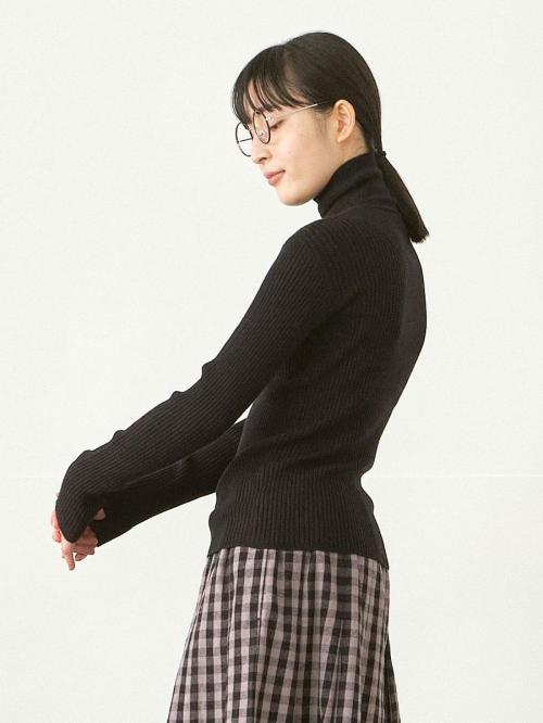 タートルネックリブ編みニット　R/N/E12G