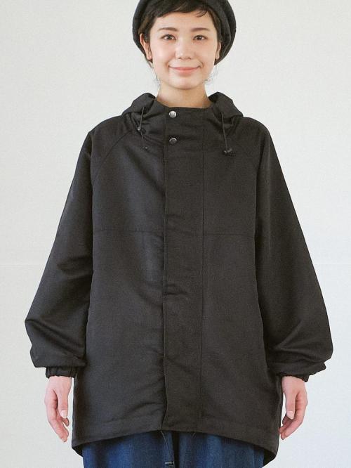 フード付きマウンテンパーカー