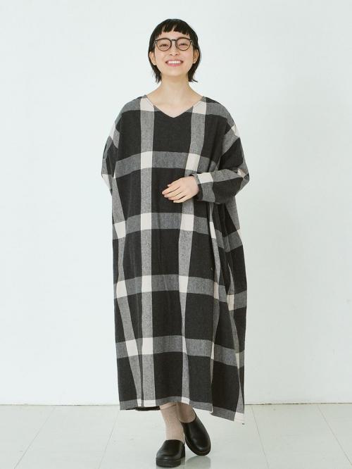 Ⅴネックワンピース　綿トップビエラチェック