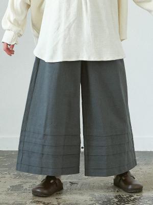 裾タックフレアパンツ CLオックス