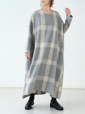 Ⅴネックワンピース　綿トップビエラチェック